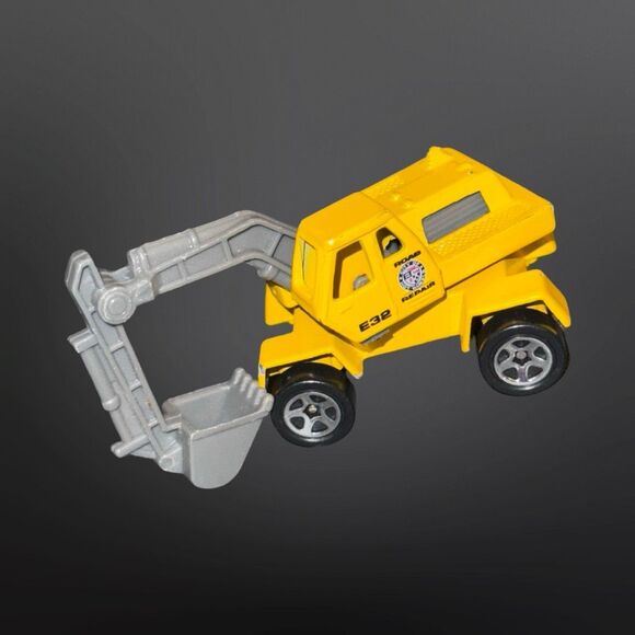 1997 HOT Wheels Road Repair Digger Yellow Excavator Vehicle 1/64 - Picture 6 of 7